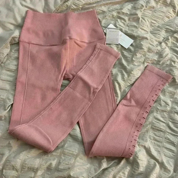 Brand: Spiritual Gangster Light Pink Leggings NEW XS - Picture 1 of 4